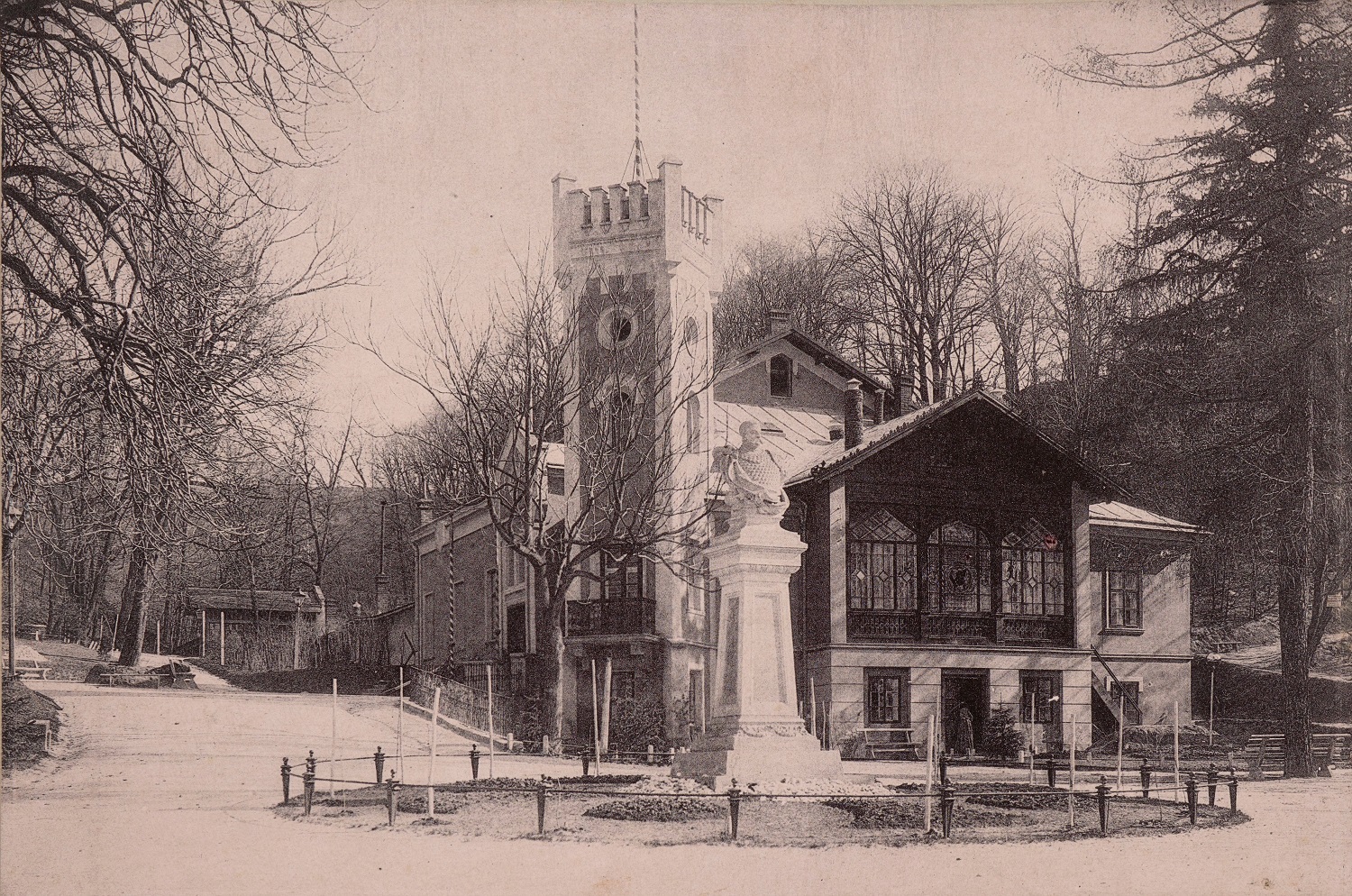 Будинок Стрільниці на поштівці початку 1900-х років