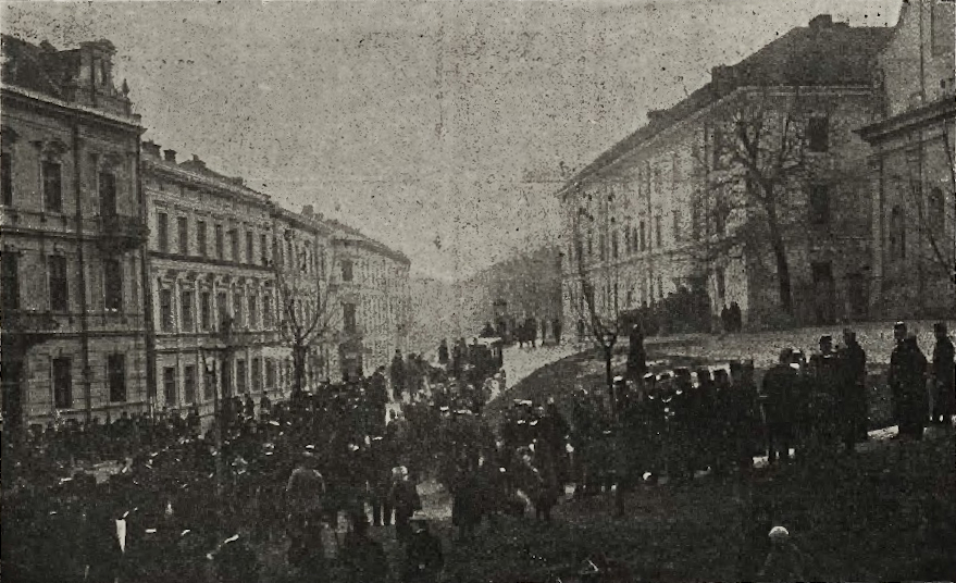 Під'їхала карета швидкої допомоги забрати поранених, 1907