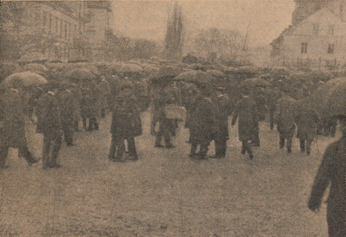 On Gosiewski Square. Workers' rally in 1910