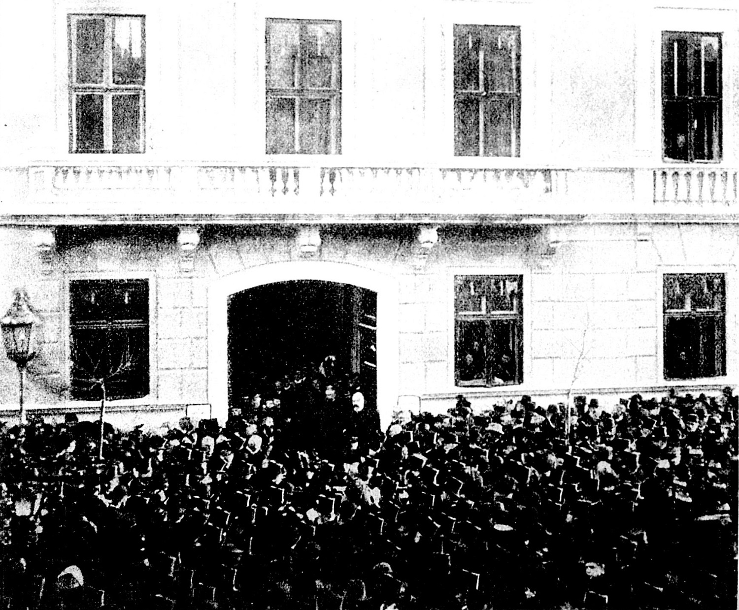 Funeral of Smolka. In front of the house at Słowackiego Street 12 